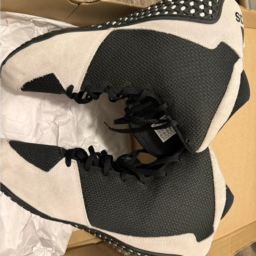 ADIDAS MAT WIZARD 5 WRESTLING SHOES LIKE NEW! - Picture 2 of 5